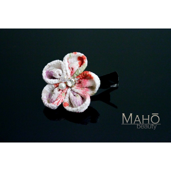 Chirimen crepe flower Japanese Kimono Pattern Hair clip white