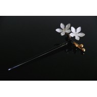 Japanese Kanzashi hair stick: Hanakobo Sakura cherry tree white 白    